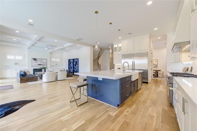 1721 Du Barry Lane, Houston, TX 77018