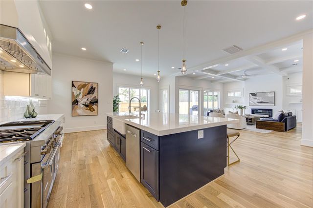 1721 Du Barry Lane, Houston, TX 77018