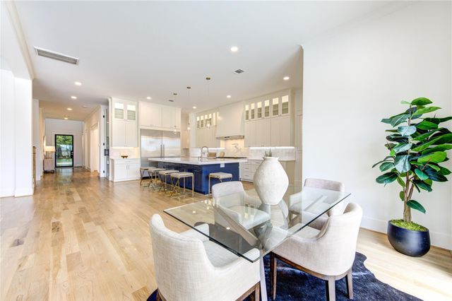 1721 Du Barry Lane, Houston, TX 77018