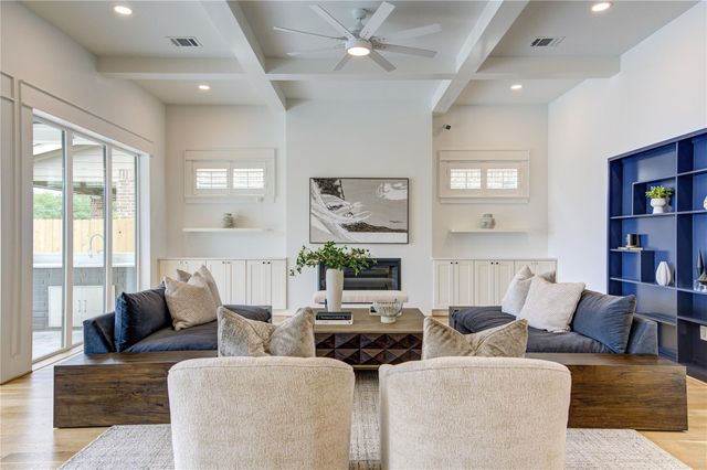 1721 Du Barry Lane, Houston, TX 77018