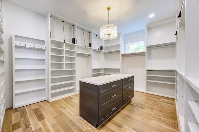 1721 Du Barry Lane, Houston, TX 77018