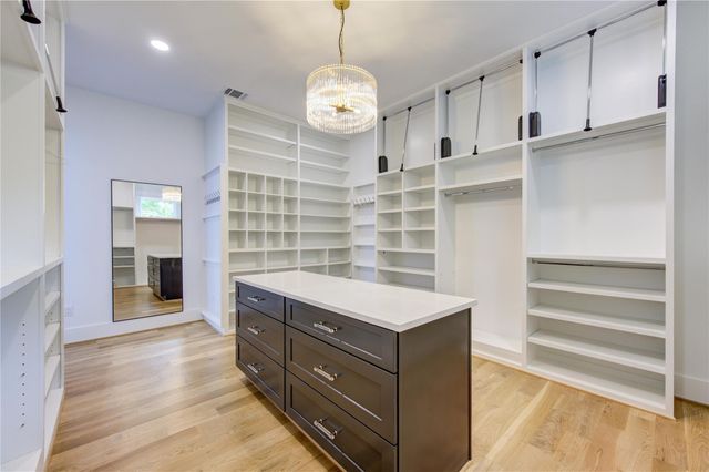 1721 Du Barry Lane, Houston, TX 77018