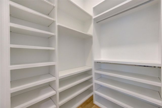 1721 Du Barry Lane, Houston, TX 77018