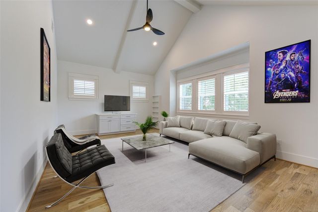 1721 Du Barry Lane, Houston, TX 77018
