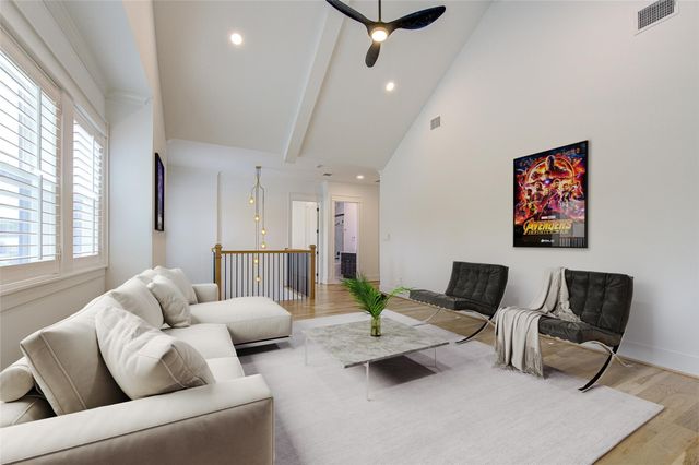 1721 Du Barry Lane, Houston, TX 77018