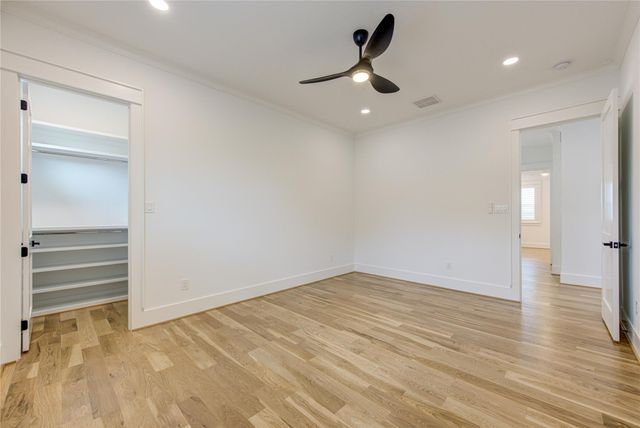 1721 Du Barry Lane, Houston, TX 77018