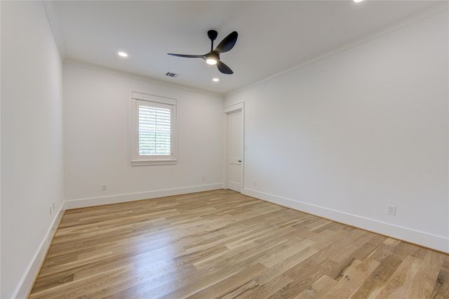 1721 Du Barry Lane, Houston, TX 77018