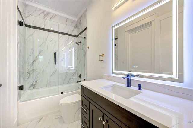 1721 Du Barry Lane, Houston, TX 77018