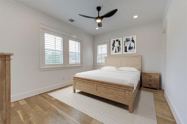 1721 Du Barry Lane, Houston, TX 77018