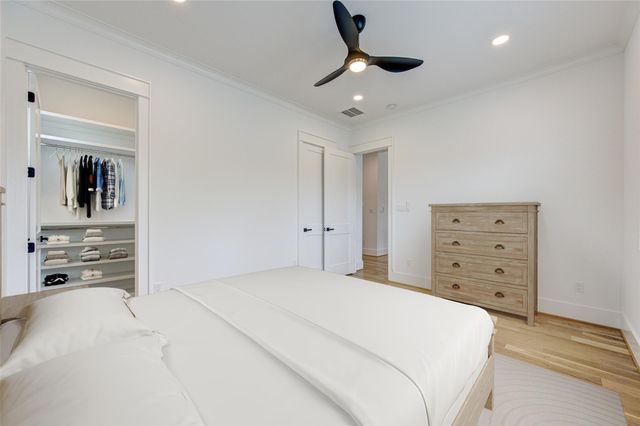 1721 Du Barry Lane, Houston, TX 77018