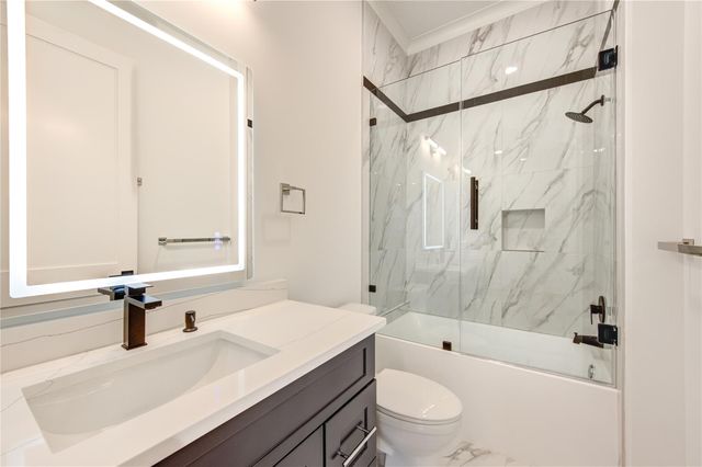 1721 Du Barry Lane, Houston, TX 77018