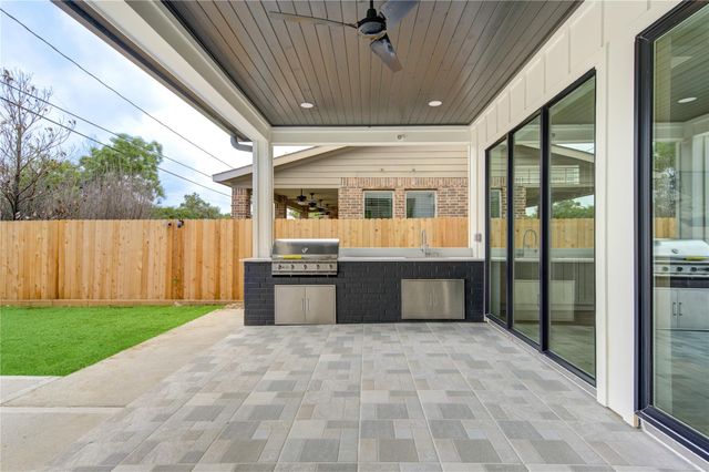 1721 Du Barry Lane, Houston, TX 77018