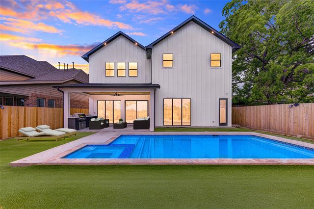 1721 Du Barry Lane, Houston, TX 77018