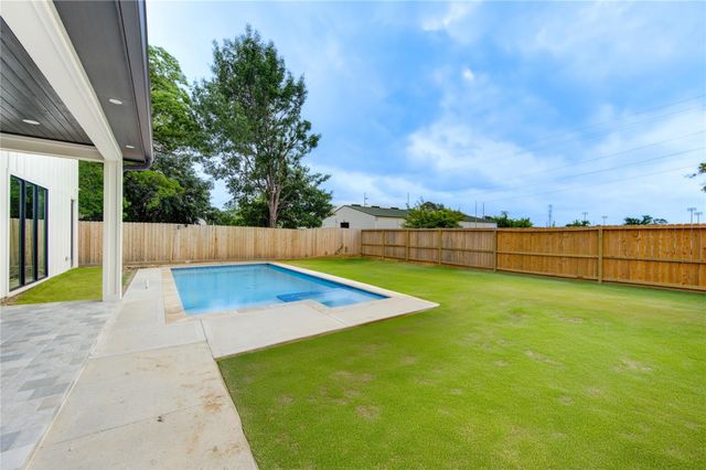 1721 Du Barry Lane, Houston, TX 77018