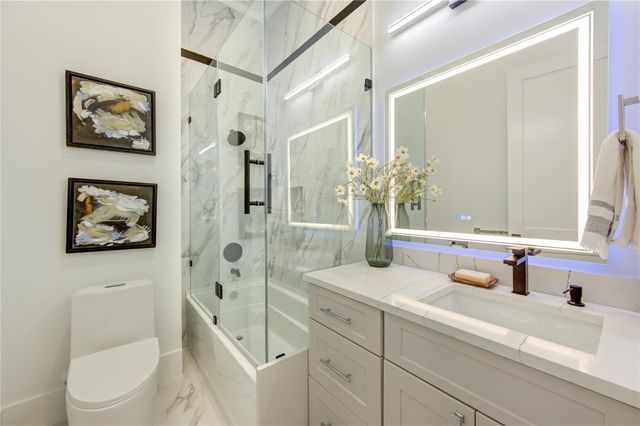 1721 Du Barry Lane, Houston, TX 77018