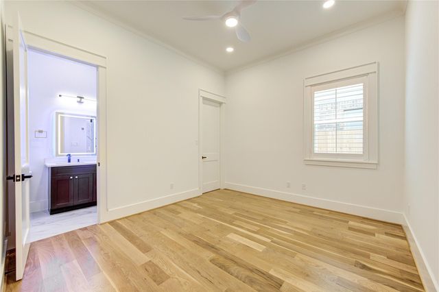 1721 Du Barry Lane, Houston, TX 77018