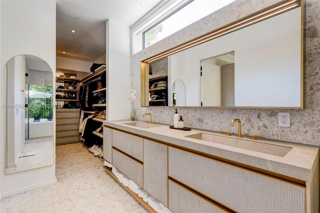 6449 SW 56th St, South Miami, FL 33155