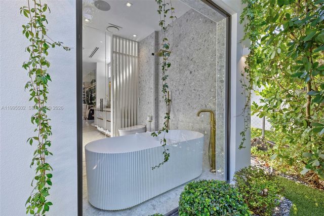 6449 SW 56th St, South Miami, FL 33155