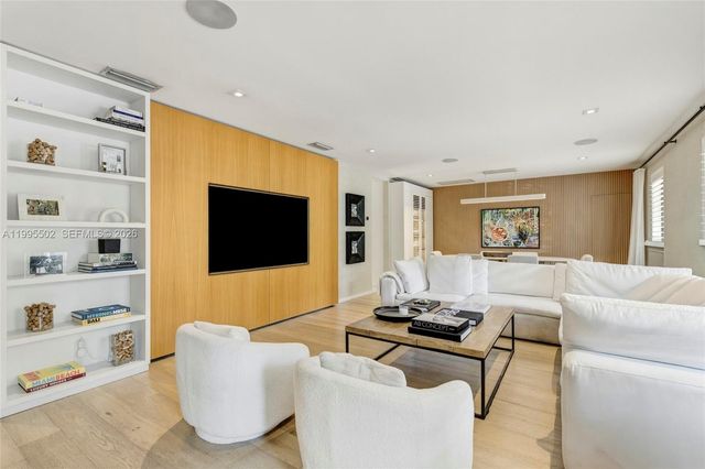 6449 SW 56th St, South Miami, FL 33155