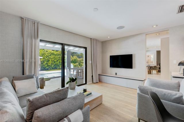 6449 SW 56th St, South Miami, FL 33155