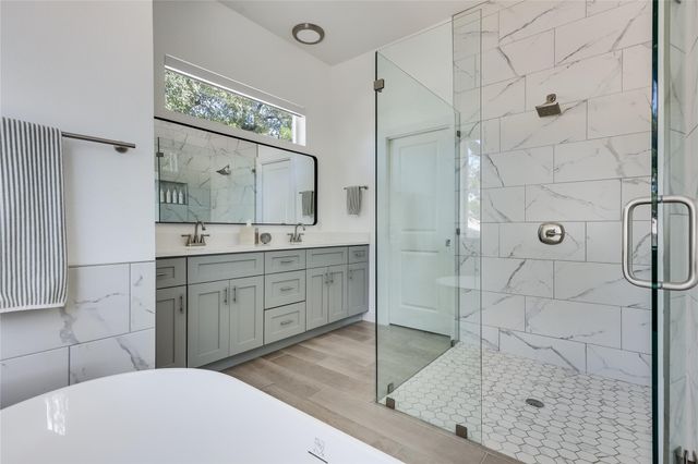 21002 Newhaven CV, Lago Vista, TX 78645