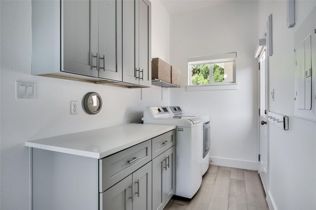 21002 Newhaven CV, Lago Vista, TX 78645