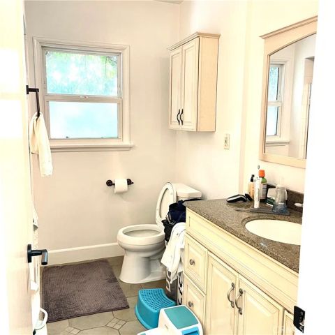 1912 N Kenneth, Burbank, CA 91504