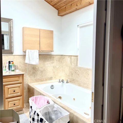1912 N Kenneth, Burbank, CA 91504