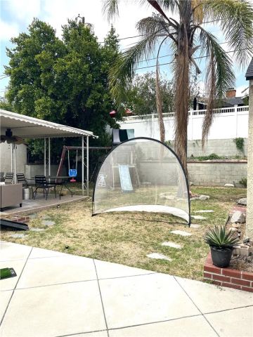 1912 N Kenneth, Burbank, CA 91504