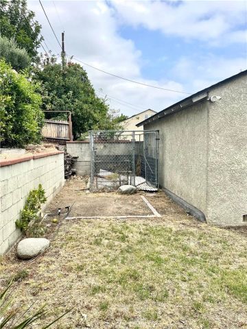 1912 N Kenneth, Burbank, CA 91504