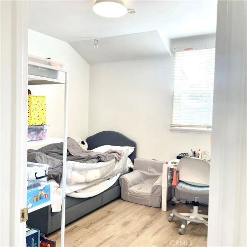1912 N Kenneth, Burbank, CA 91504