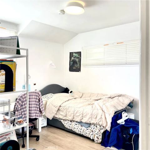 1912 N Kenneth, Burbank, CA 91504