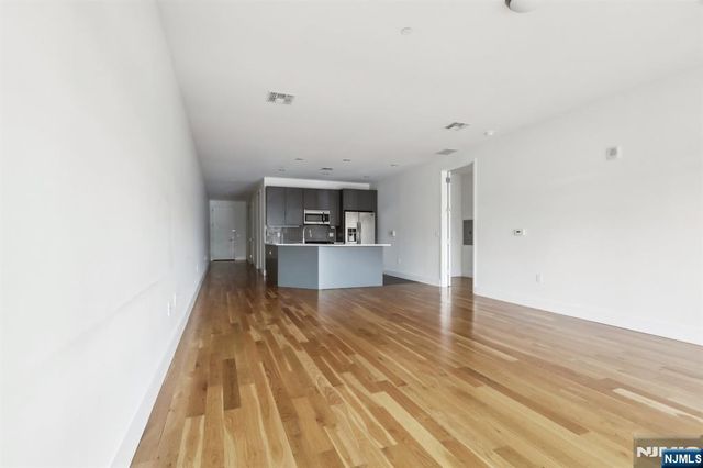 1 Executive 404, Fort Lee, NJ 07024