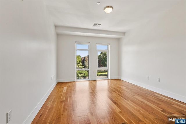 1 Executive 404, Fort Lee, NJ 07024