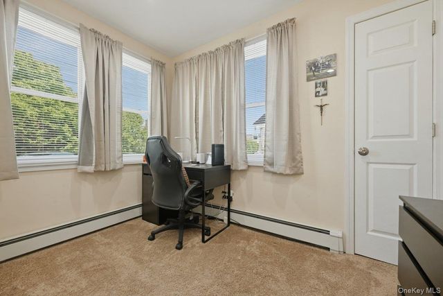 707 5th Street S, Lindenhurst, NY 11757