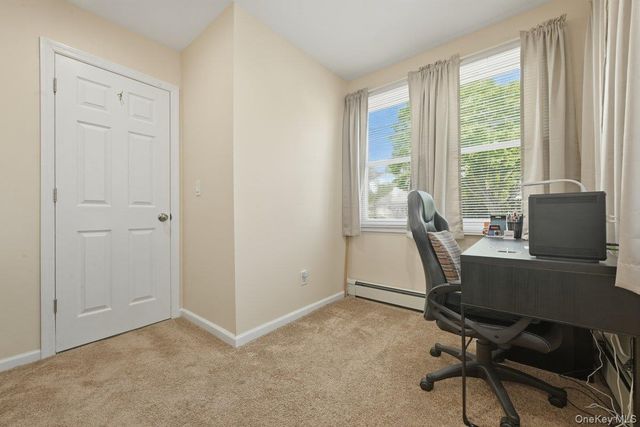 707 5th Street S, Lindenhurst, NY 11757