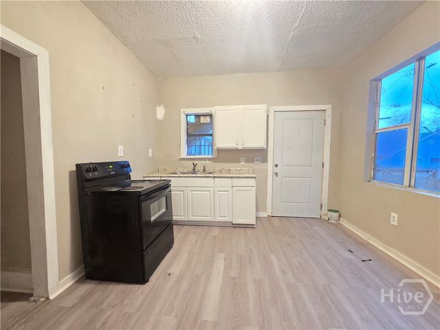 1207 E Bolton Street, Savannah, GA 31404