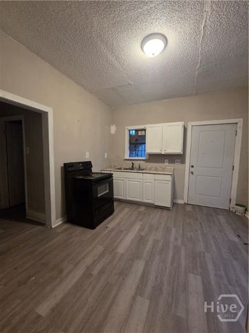 1207 E Bolton Street, Savannah, GA 31404