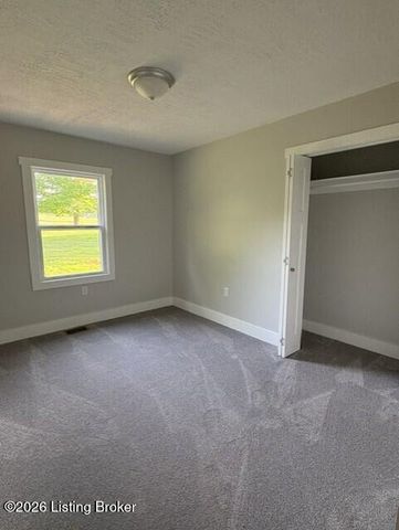 390 Nubbin Ridge Rd, Milton, KY 40045