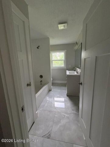 390 Nubbin Ridge Rd, Milton, KY 40045