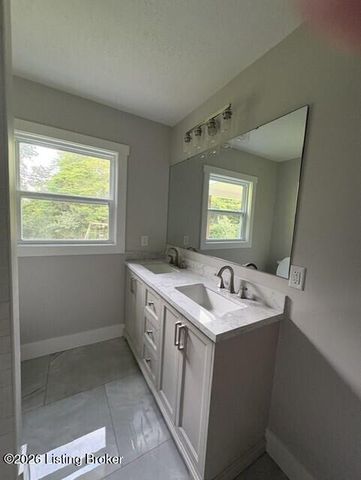 390 Nubbin Ridge Rd, Milton, KY 40045