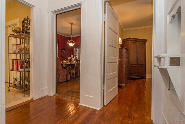 2241 W Rosedale Street S, Fort Worth, TX 76110