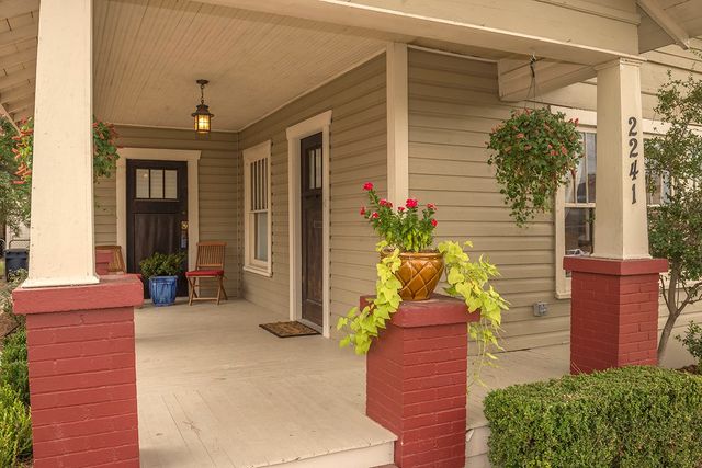 2241 W Rosedale Street S, Fort Worth, TX 76110