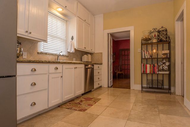 2241 W Rosedale Street S, Fort Worth, TX 76110