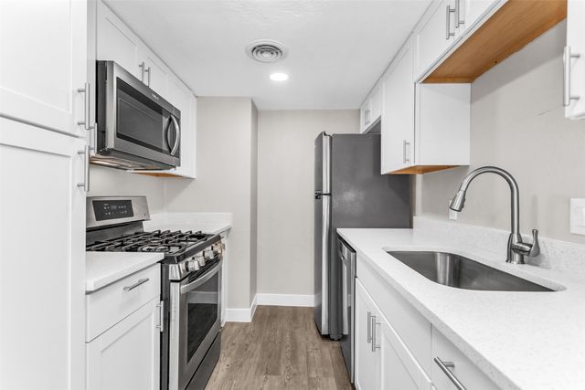 15919 Stillwood Street 2088, Dallas, TX 75248