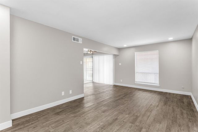 15919 Stillwood Street 2088, Dallas, TX 75248