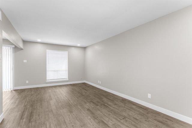 15919 Stillwood Street 2088, Dallas, TX 75248