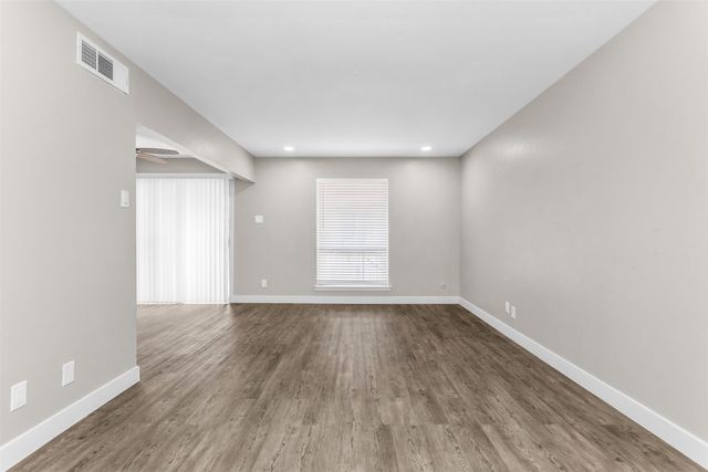 15919 Stillwood Street 2088, Dallas, TX 75248