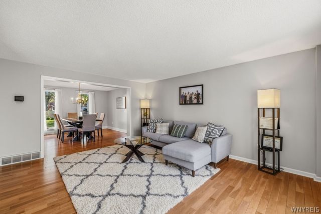 2776 Coventry, Hamburg, NY 14075