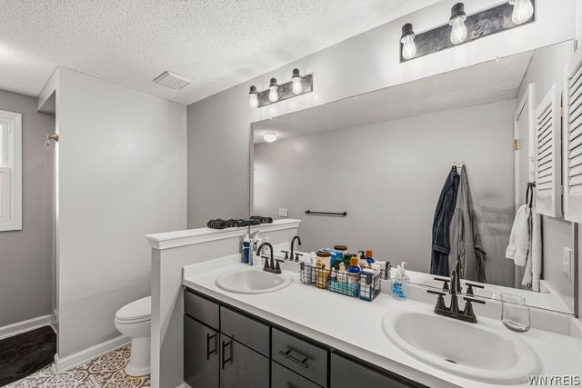 2776 Coventry, Hamburg, NY 14075